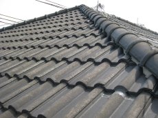 セメント瓦 屋根 塗装前　高圧洗浄