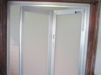 2015928wsama-bathroom_door-after01.jpg