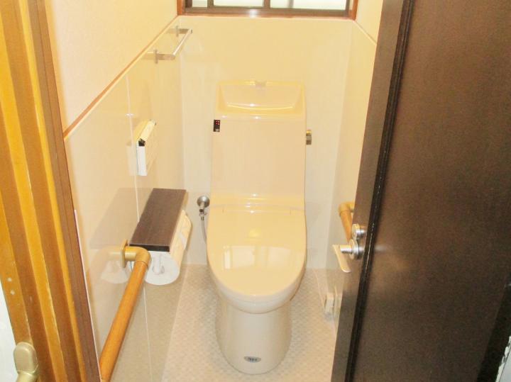 20160101hsama-restroom_toiletreform-title00.jpg