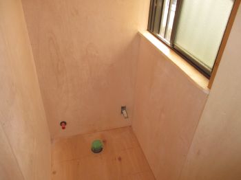 20170118isama-bathroom-under_construction07.JPG