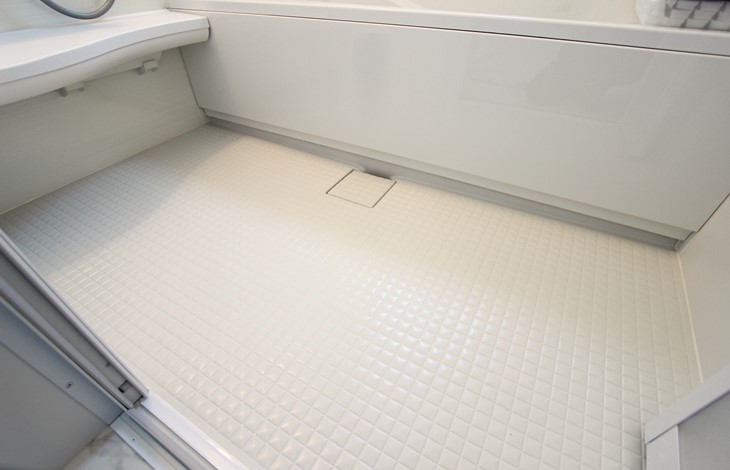 床の素材選びも重要