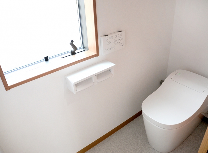 トイレの小窓を内窓にリフォーム