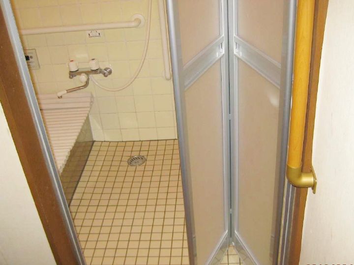 浴室　中折ドア　交換