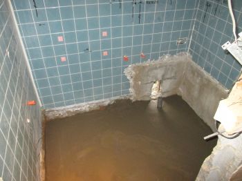 20170118isama-bathroom-under_construction01.JPG