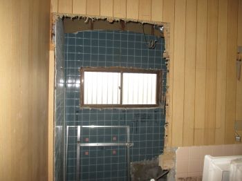 20170118isama-bathroom-under_construction03.JPG
