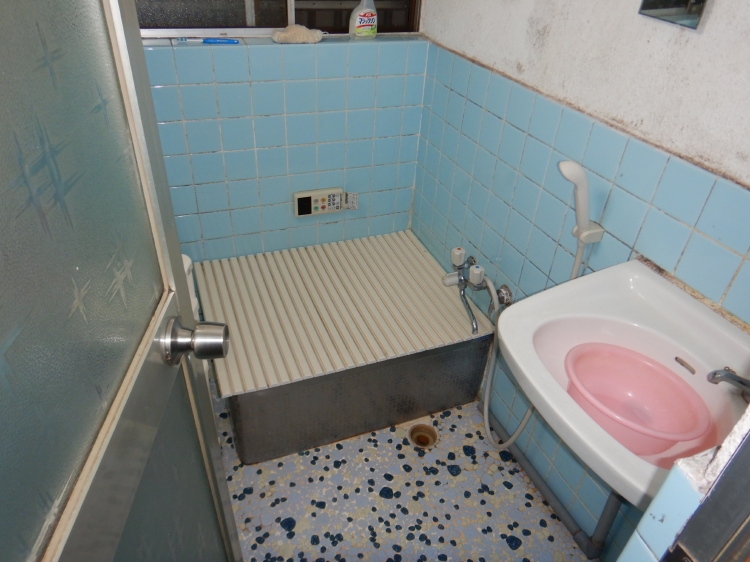 20200608isama-bathroom-mae00.jpg