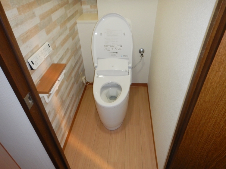 20220309ssama_toilet_naka02.jpg
