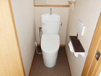 1階と2階のトイレ交換事例です。今回のように用途に合わせて商品を選択するのもおススメです！
