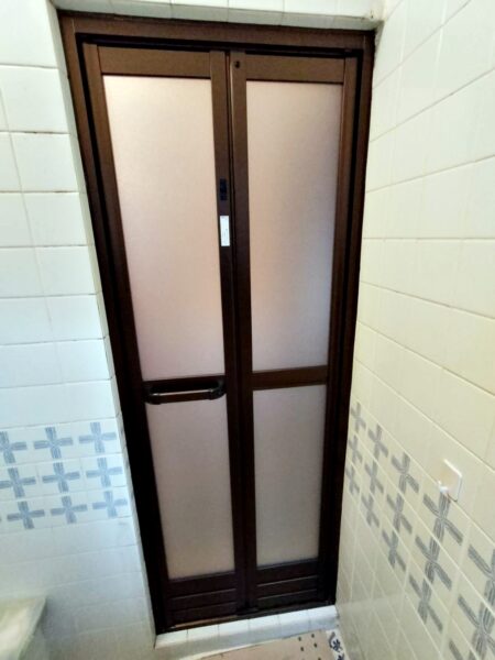 堺市美原区 N様邸 浴室折戸交換工事