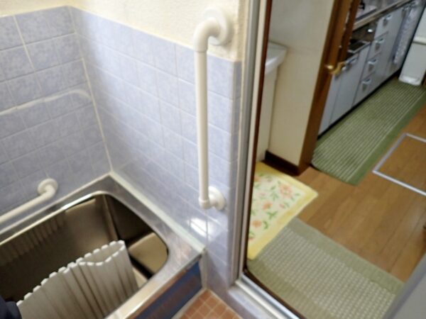 堺市東区 S様邸 住宅改修 浴室まわり手すり取付け工事