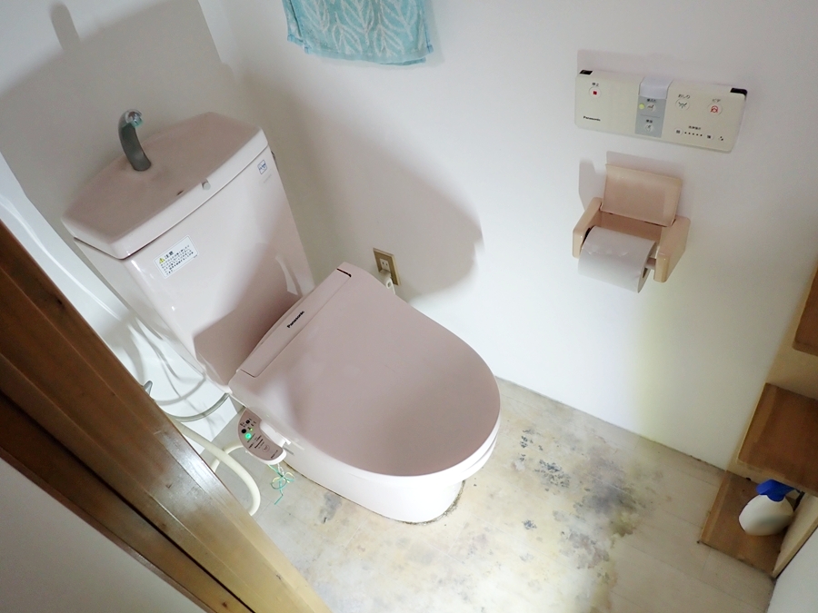 トイレ床板と便器の交換